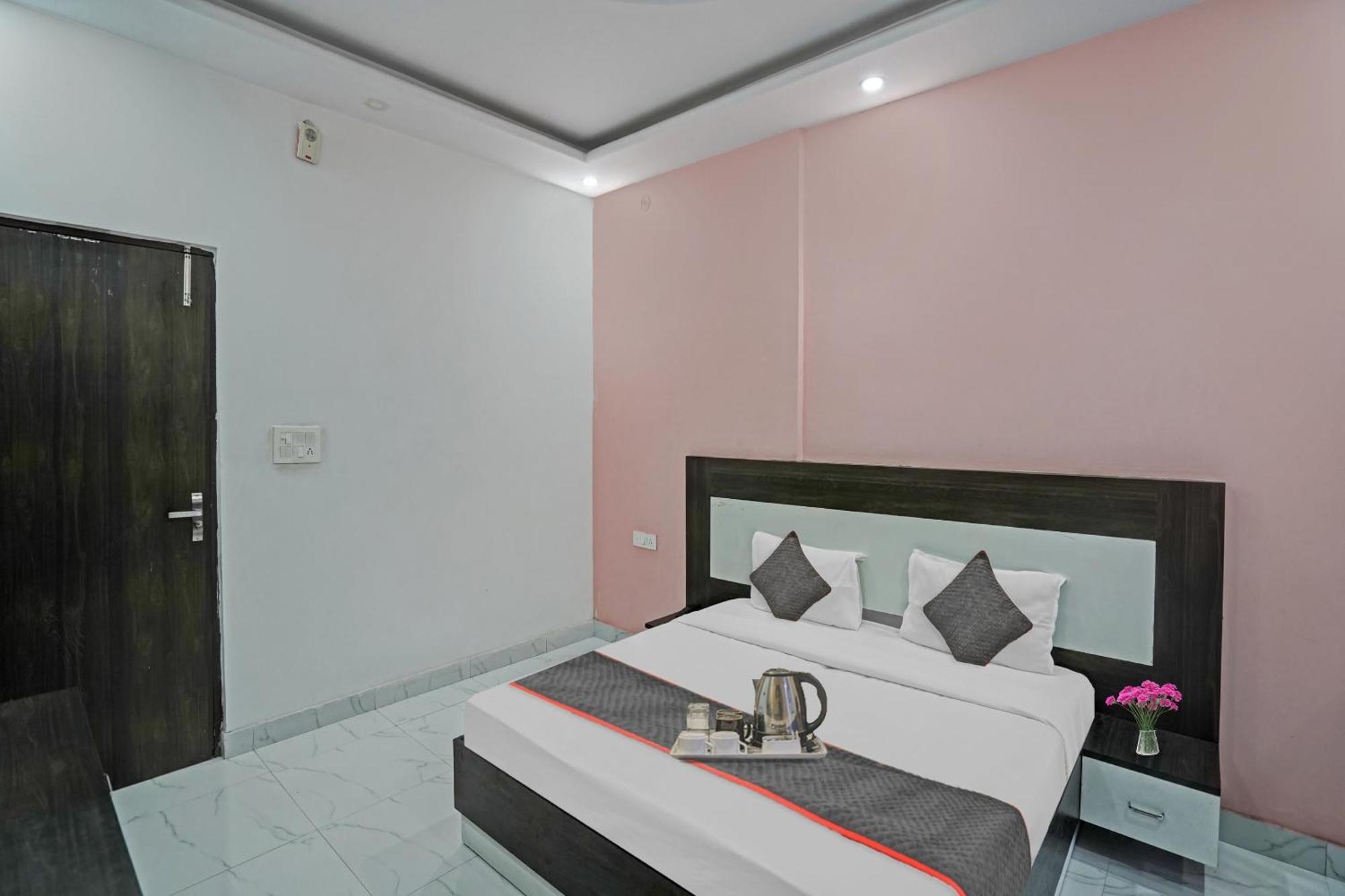 Collection O Rajvanshi Paradise Gurgaon Exterior foto