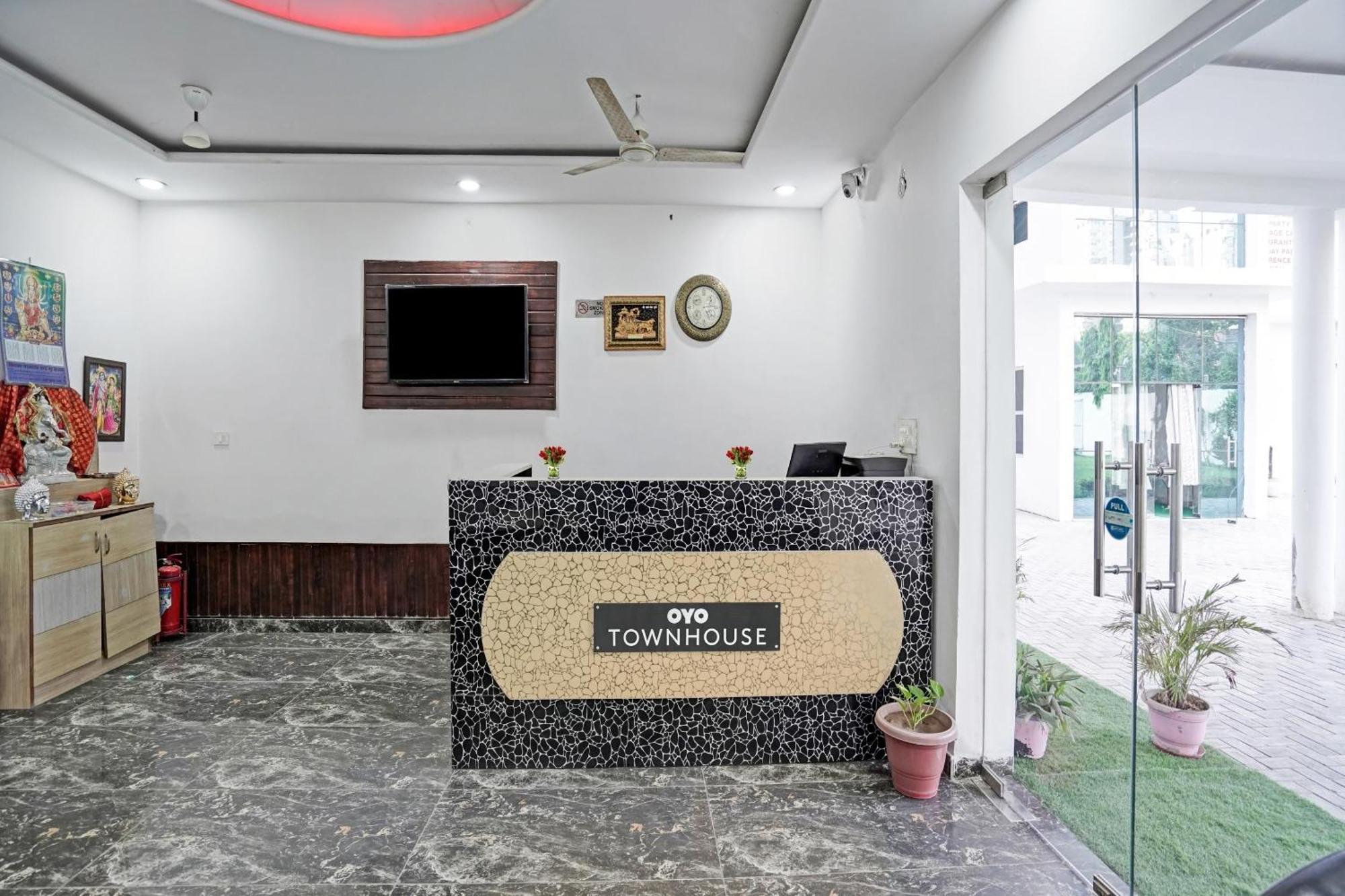 Collection O Rajvanshi Paradise Gurgaon Exterior foto