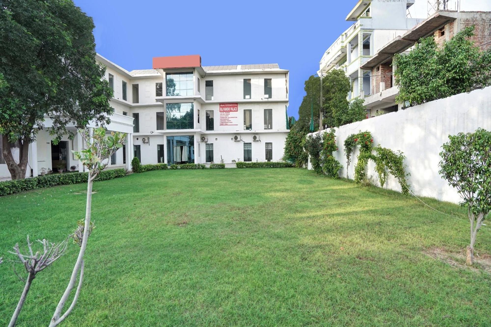Collection O Rajvanshi Paradise Gurgaon Exterior foto